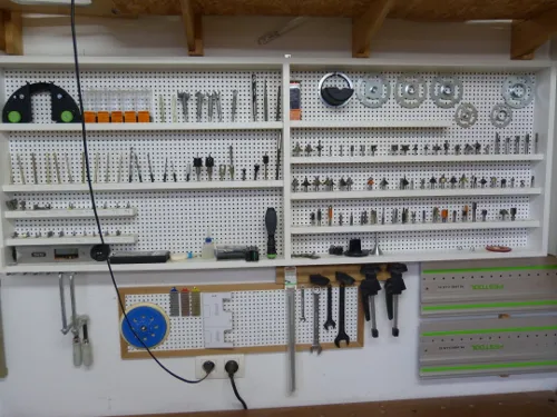 system workshop bench wall